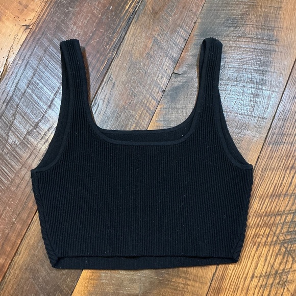 Babaton Sculpt Knit Square Neck Cropped Tank Black Size M | Aritzia Ribbed Stret - Picture 6 of 9